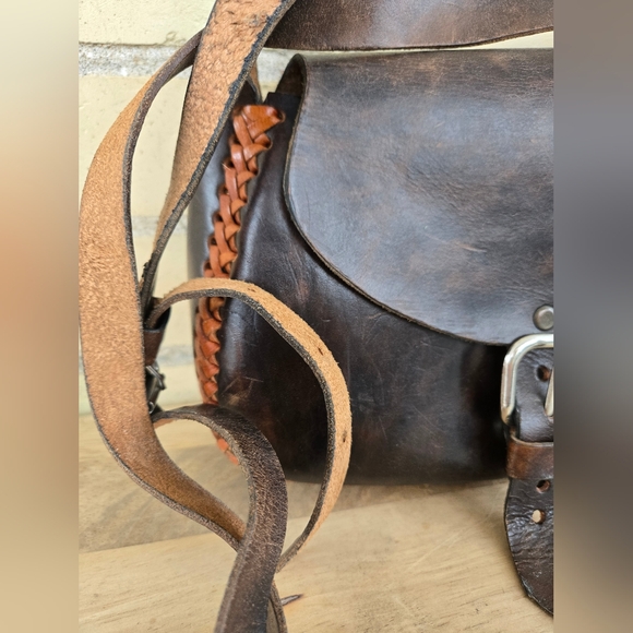 Vintage Handcrafted Leather Bag - Picture 2 of 13